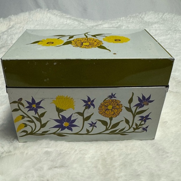 Vintage Floral MCM 60’s Metal Purple Green Yellow Recipe Box Syndicate Mfg Fun - Picture 7 of 11